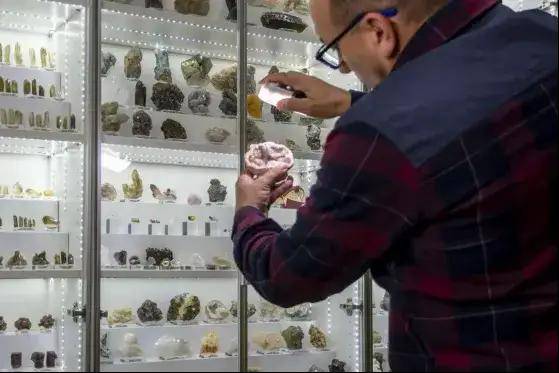 海第一批玄学在全世界薅羊毛？ky开元棋牌靠着情绪价值出(图5)